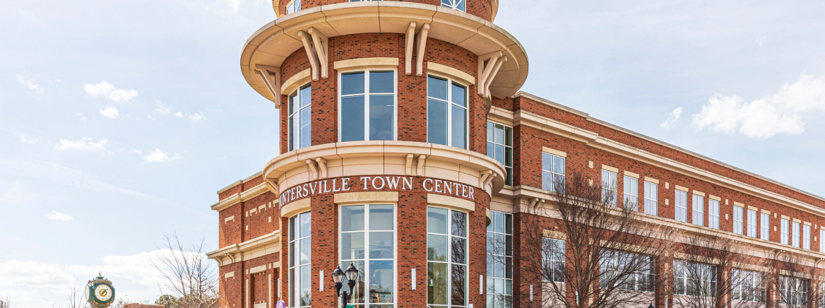 HUNTERSVILLE, NC, USA-22 MARCH 2022:  The Town Center building, a mixed-use building including administrative offices for the town and interactive space for &quot;Discovery Place Kids&#039;.